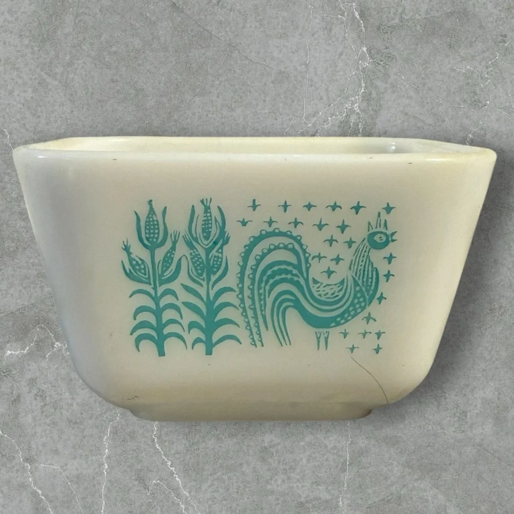 Vintage‎ Pyrex Amish Butterprint Milk Glass Dish No Lid